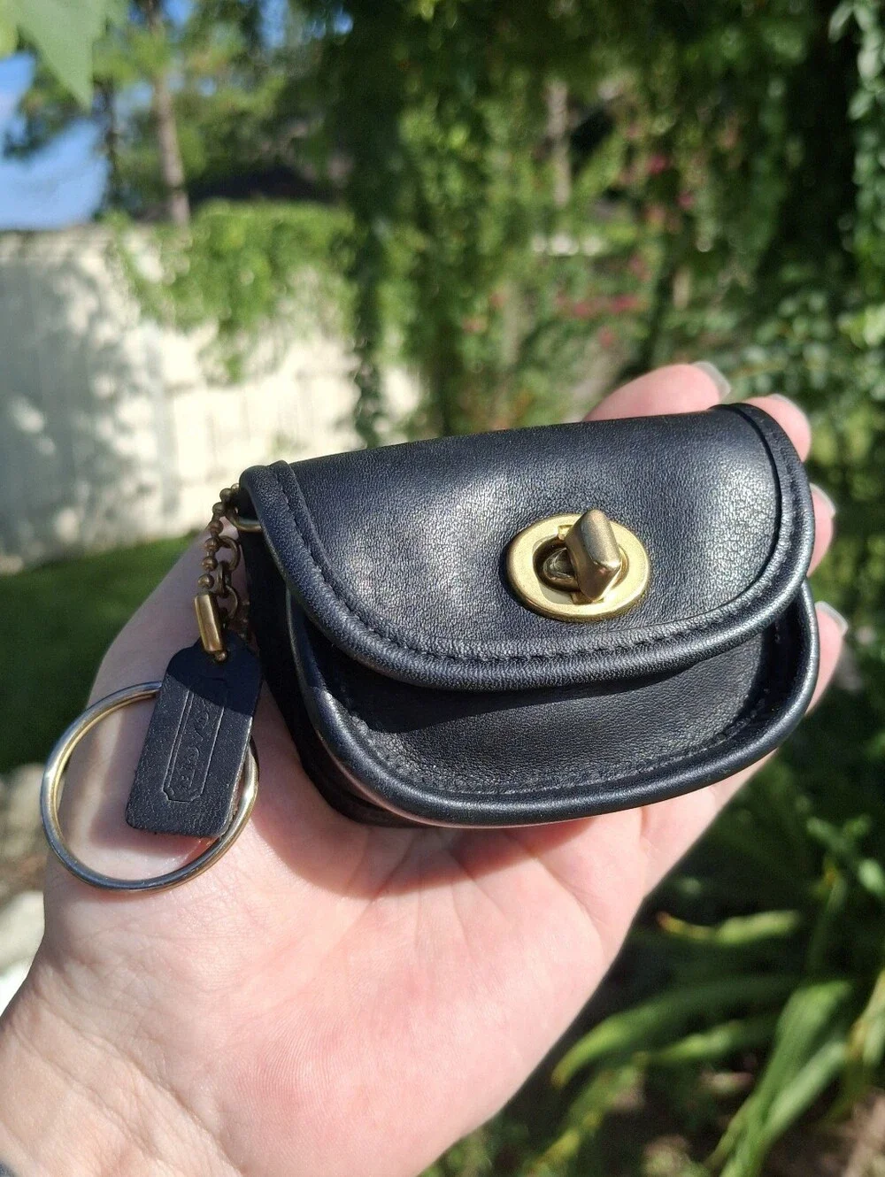 Vintage 90's Coach Black Leather Mini City Key Fob Coin Purse #7105